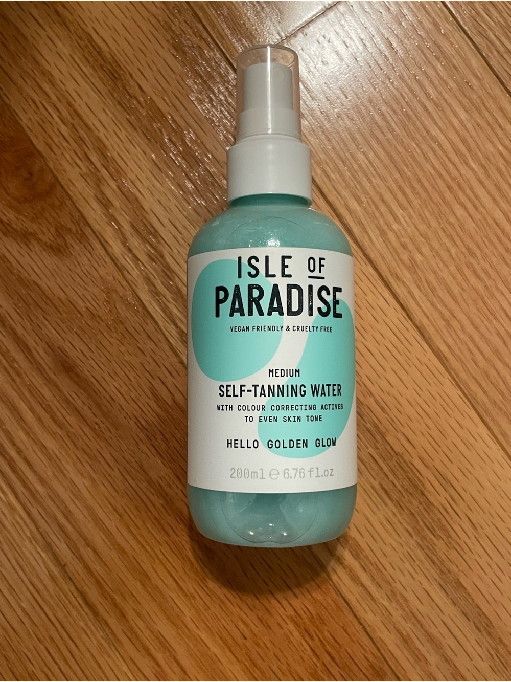 Isle of Paradise Medium Self-Tanning Water